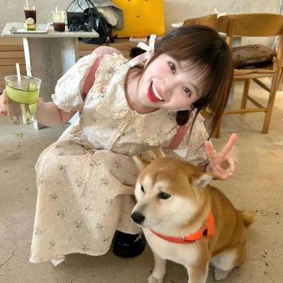微笑的苹吉